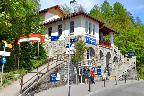 Harderbahn, Interlaken station